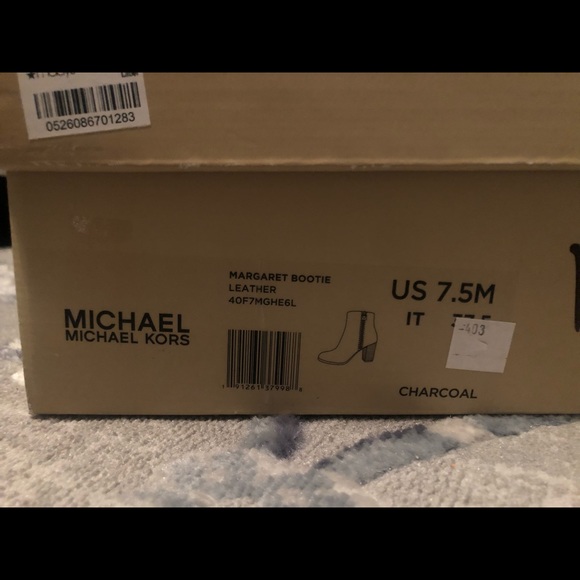 New Michael Kors Black boots - Picture 6 of 6